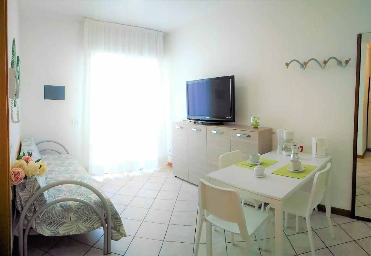 Green Holiday Wohnung Mit Schwimmbad 比比翁 外观 照片